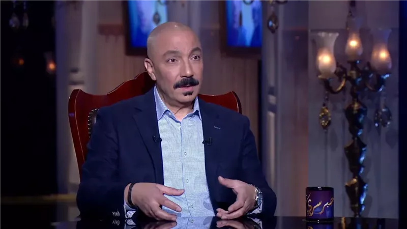 الفنان طارق لطفي
