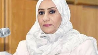 عزيزة الطائي | شاعرة عمانية فازت بجائزة الشارقة لإبداعات المرأة الخليجية