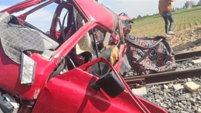 الصحة: وفاة 8 وإصابة 12 آخرين فى حادث تصادم قطار ومينى باص بالإسماعيلية