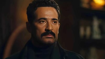 عمرو سعد يمازح الجمهور من خلال بطاقة في سيد الناس 