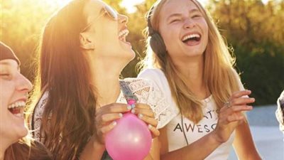 FDA تحذر من مخاطر استخدام غاز الضحك فى الترفية.. يسبب الوفاة