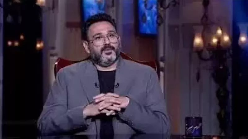 الفنان أكرم حسني