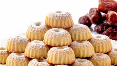 قبل عيد الفطر 2025 .. طريقة عمل معمول التمر الهش بمذاق لايقاوم