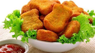 طريقة عمل ناجتس الدجاج بخطوات بسيطة على سفرة رمضان 2025