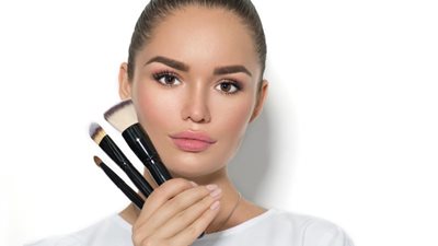 4 طرق مكياج تجعلك أكثر جمالاً وإشراقًا في العيد