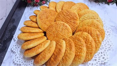 فطار أول يوم العيد.. طريقة تحضير القرص المبسوسة مثل المحلات 