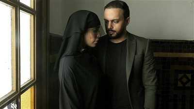 رحمة يثير عاصفة بعد مشاهده الجريئة وتشويه سمعة المغربيات 