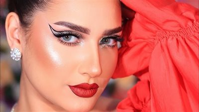 نصائح بسيطة  لتطبيق مكياج عيون ساحر لإطلالة جذابة في العيد