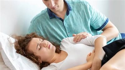 7 طرق لدعم زوجتك أثناء الدورة الشهرية بدون عصبية 