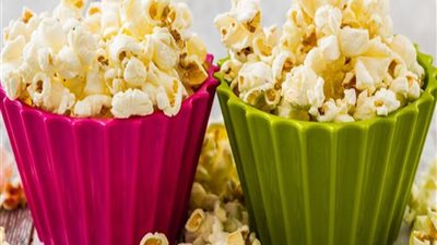 تفسير رؤية الفشار في المنام وعلاقته بتخطي الأزمات والمشكلات المالية 