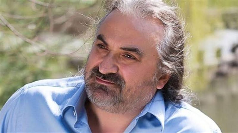 المغني التركي الشهير