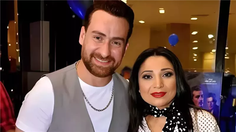هند محمد مع زوجها