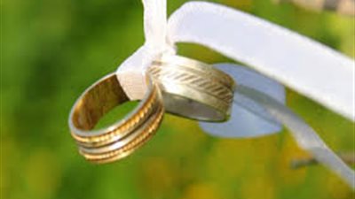 أنا طبيبة وتقدم لي شخص محترم لم يكمل تعليمه الثانوي.. ماذا أفعل؟