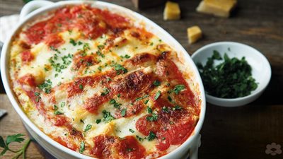 طريقة عمل صينية المكرونة بالسبانخ والبشاميل في مطبخك