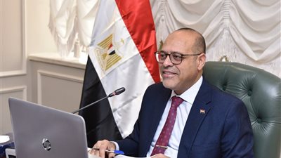 وزير العمل: الاثنين والخميس المُقبلان إجازة مدفوعة الأجر للعاملين بالقطاع الخاص