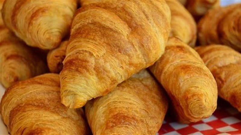 طريقة عمل الكرواسون