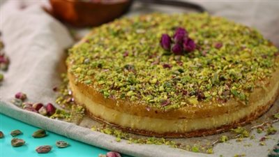 طريقة عمل تشيز كيك البسبوسة اللذيذ بخطوات بسيطة في مطبخك