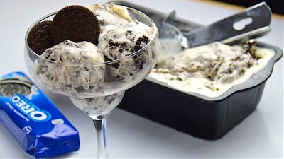 منعش ولذيذ.. طريقة عمل آيس كريم الأوريو بخطوات سهلة في المنزل