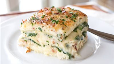 طريقة عمل السبانخ بالبشاميل واللحم المفروم في مطبخك