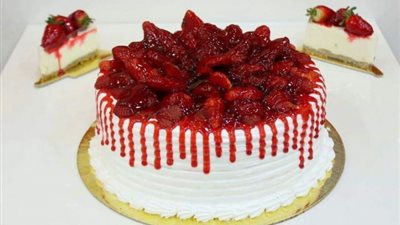  طريقة عمل كيكة الفراولة بالكريمة اللذيذة بمذاق الجاهز