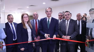 عمرو طلعت وزير الاتصالات وتكنولوجيا المعلومات يشهد احتفالية مرور 100 عام على اصدار أول طابع بريد تذكارى مصرى