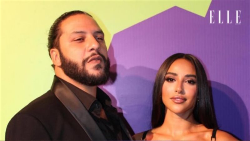 محمد السباعي مع زوجته