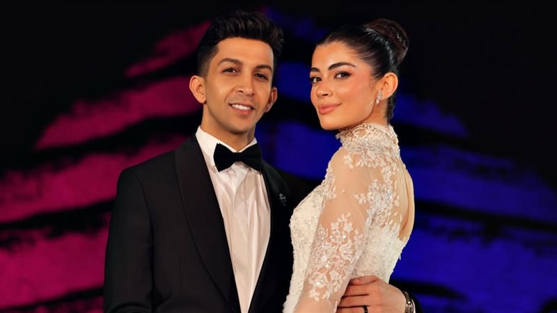 ليلى أحمد زاهر مع