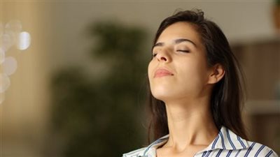 أيهما أفضل ولماذا.. أخذ النفس من الفم أم الأنف؟ الصحة تجيب