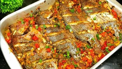 لعشاق المأكولات البحرية.. طريقة عمل صينية السمك البلطي في الفرن