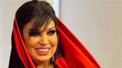 بتورتة خمسة مواه.. فيفي عبده تحتفل بعيد ميلادها الـ 72