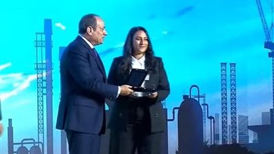 بينهم فتاة قائدة لقطار كهربائي.. أسماء المكرمين من الرئيس السيسى فى عيد العمال 2025