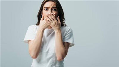 ما بين التحرش وعدم تقبل الشكل.. 7 من أخطر مخاوف الفتيات 