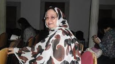 عيشة بنت أحمدو | كاتبة موريتانية أغلب مؤلفاتها باللّغة بالفرنسية