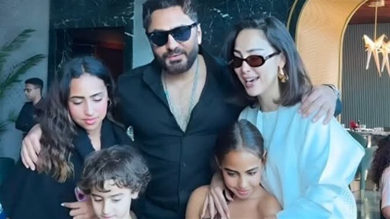 تامر حسني مع بسمة