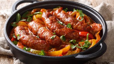 زي المحلات.. طريقة تحضير السجق البلدي بخطوات سهلة وسريعة