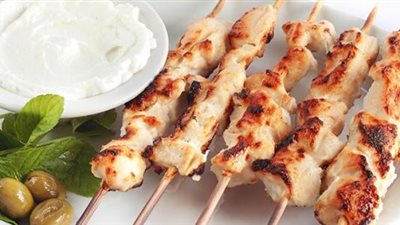 طريقة عمل شيش طاووق الدجاج بخطوات بسيطة مثل المطاعم 