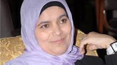 هيفاء السنعوسي | باحثة كويتية حصلت على دكتوراه في الأدب الحديث