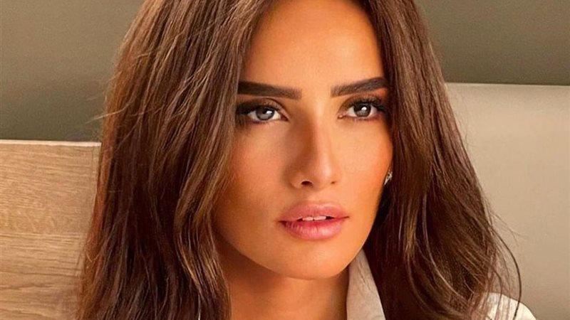 الفنانة زينة