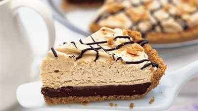 وصفة سهلة ولذيذة.. طريقة عمل تشيز كيك زبدة الفول السوداني