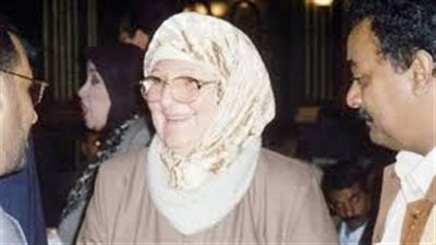 علية الجعار | شاعرة مصرية وظفت الأدب للدعوة والدفاع عن الإسلام