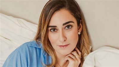 لقطات من حنة الفنانة أمينة خليل.. والمتابعون: اتفاجئنا