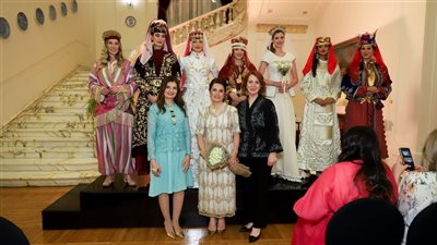 استعراض تقاليد الزفاف العريقة في الأناضول بعرض أزياء بالسفارة التركية بالقاهرة