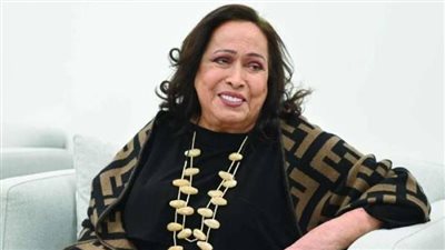 حياة الفهد تصدم الجمهور بظهورها على كرسي متحرك أثناء تكريمها في بغداد 