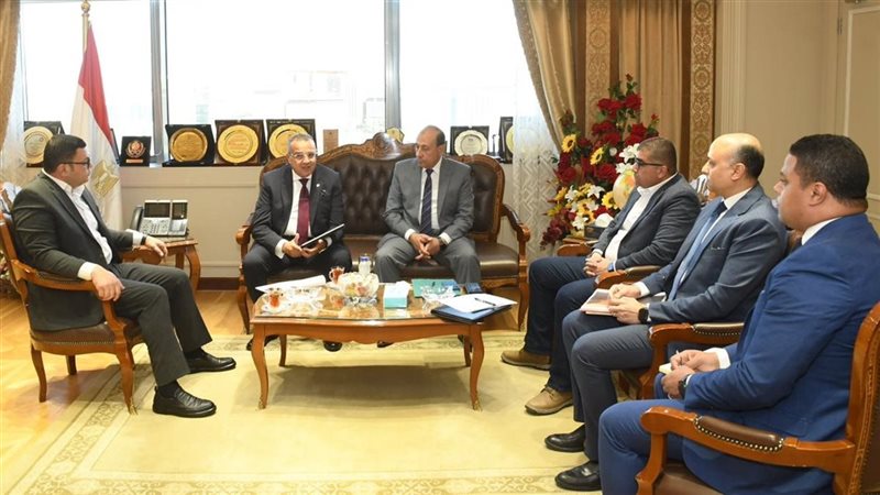 وزير الإسكان