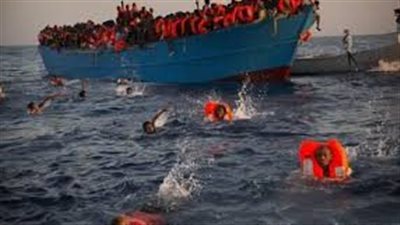 وفاة مواطن مصري وإنقاذ 36 آخرين عقب احتراق مركب هجرة غير شرعية قبالة سواحل الليبية