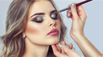 لإطلالة جذابة.. نصائح للحصول على مكياج مثالي لسهرات عيد الأضحى