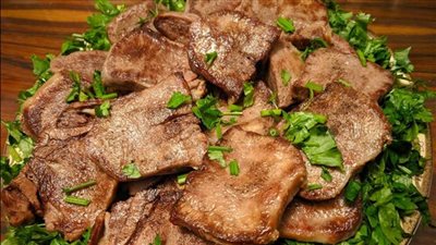 طريقة عمل اللسان المحمر في الزبدة على سفرة عيد الأضحى 