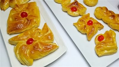 طريقة عمل الدنش  بالعسل والمربى  بخطوات سهلة مثل المحلات 