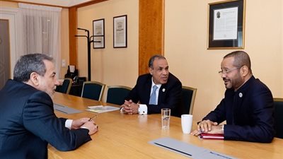 سلطنة عمان تؤكد استضافة جولة سادسة من محادثات واشنطن وطهران الأحد