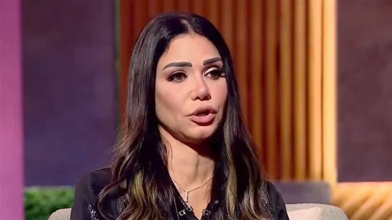 الفنانة إيناس عز